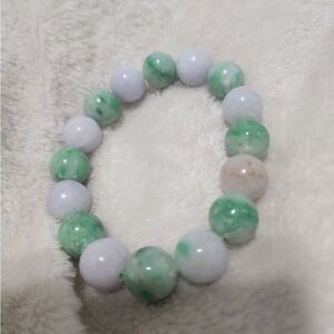 Elegant Green and White Beaded Bracelet